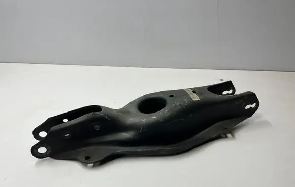 Mercedes-Benz C AMG W205 Rear upper control arm/wishbone A2053522000