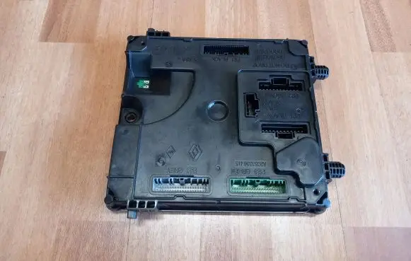 Renault Laguna III Comfort/convenience module 284B17417R 5WY8644C 8644071110070139