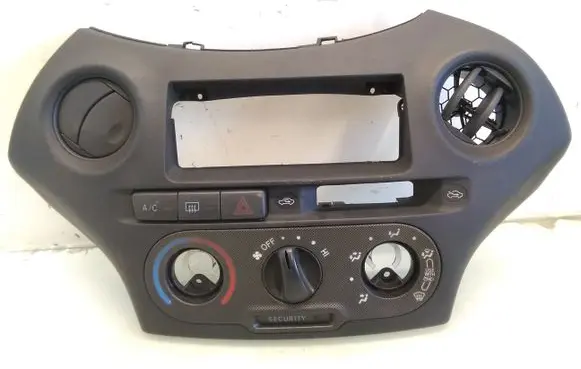 Toyota Yaris Climate control/heater control trim SD360281
