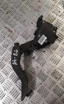 Audi A4 S4 B6 8E 8H Accelerator throttle pedal 8e1721523b