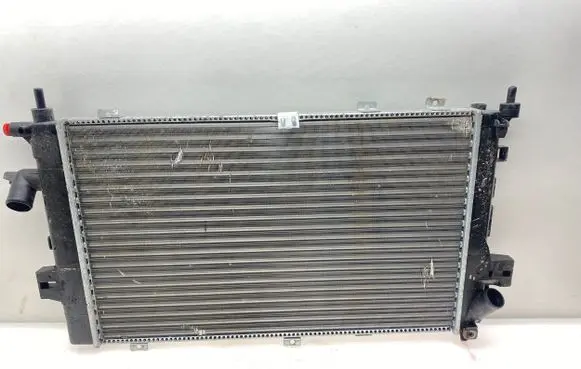 Opel Astra H Coolant radiator