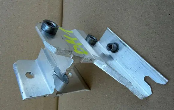 BMW 4 F32 F33 Radiator mount bracket 302052024