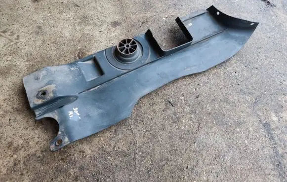 Chrysler 300 - 300C Side bottom protection 04575738AA
