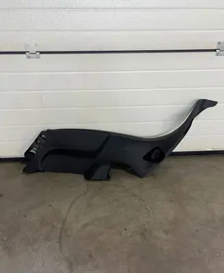 Other sill/pillar trim element