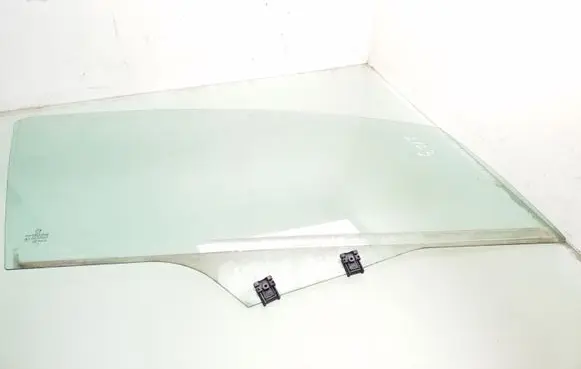 Peugeot 207 Front door window/glass (coupe) AS2