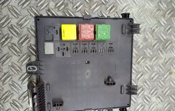 Opel Signum Other relay 13112914 31CCZY 31CC2