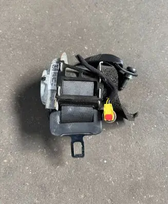 Alfa Romeo Stelvio Rear seatbelt 01561384670