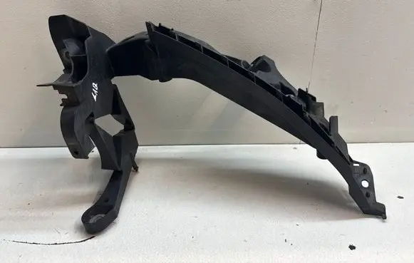 Audi A4 S4 B8 8K Headlight/headlamp mounting bracket 8K0805608R