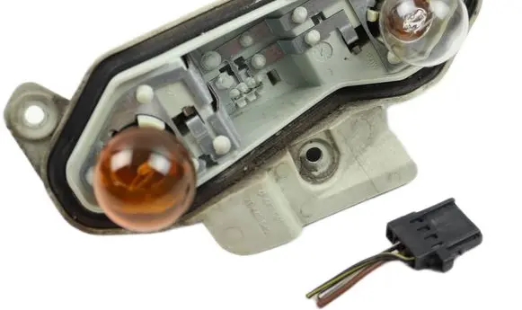 Opel Vectra C Tail light bulb cover holder 443041 443045