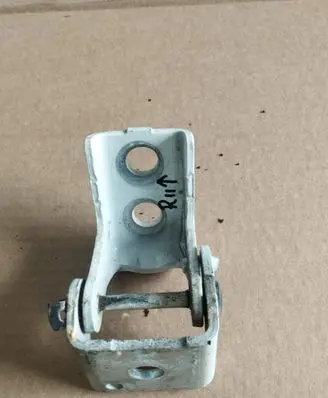 Peugeot 2008 I Rear door upper hinge