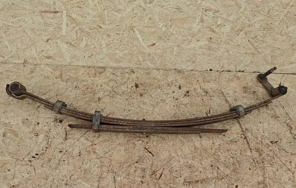Toyota Hilux (AN10, AN20, AN30) Rear leaf spring 