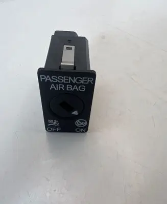 Passenger airbag on/off switch