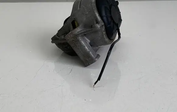 Porsche Macan (95B) Engine mount bracket 8R0199381AQ