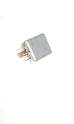 Volkswagen Golf III Other relay 4RA00351029