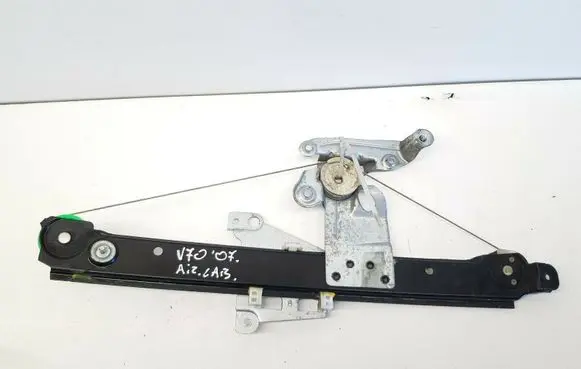 Rear door manual window regulator