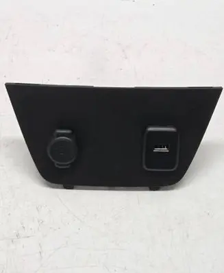 Opel Crossland X USB socket connector 13596807