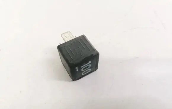 Volkswagen PASSAT B5 Other relay 7M0951253A 95VW10K705CA