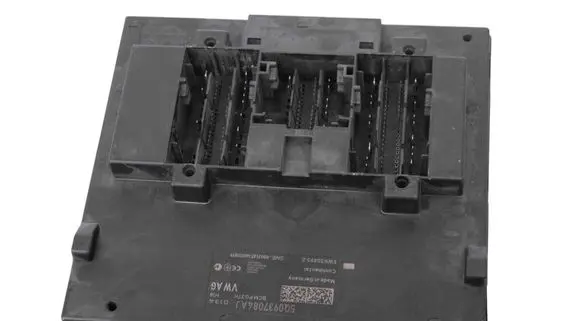 Volkswagen Golf VII Central body control module 5WK50893 5Q0937084AJ