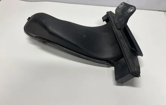 Ford Ranger Air intake duct part FB3G9C676CB