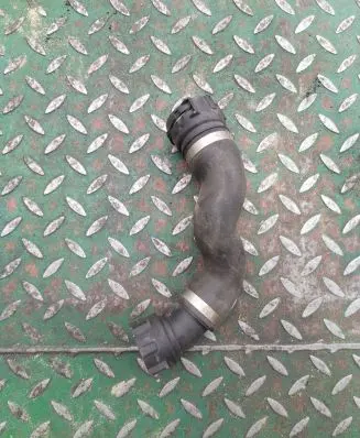 BMW 5 F10 F11 Engine coolant pipe/hose 8511928