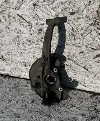 Front wheel hub spindle knuckle