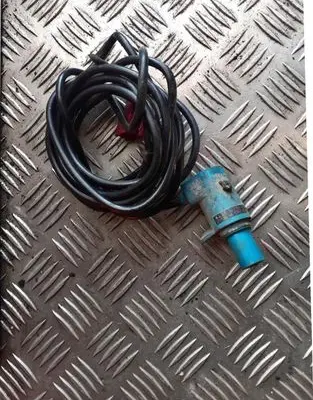 Mercedes-Benz Sprinter W906 ABS wheel speed sensor A0155420917
