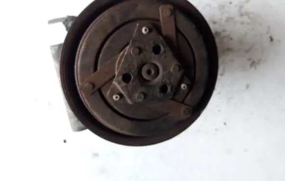 Nissan Almera Tino Air conditioning (A/C) compressor (pump)