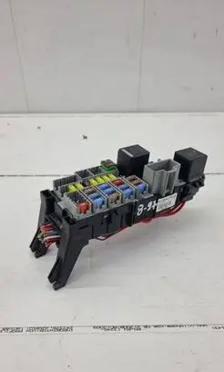 Volvo V70 Fuse module 13800159