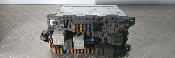 Mercedes-Benz E W211 Fuse module 2115453101
