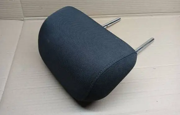 Skoda Yeti (5L) Rear seat headrest 