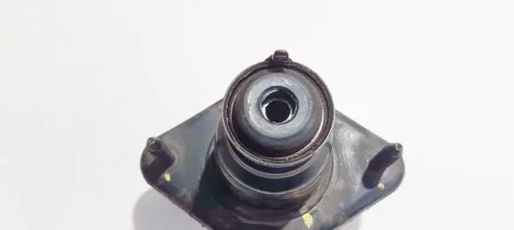 Honda CR-V Coil spring mount 