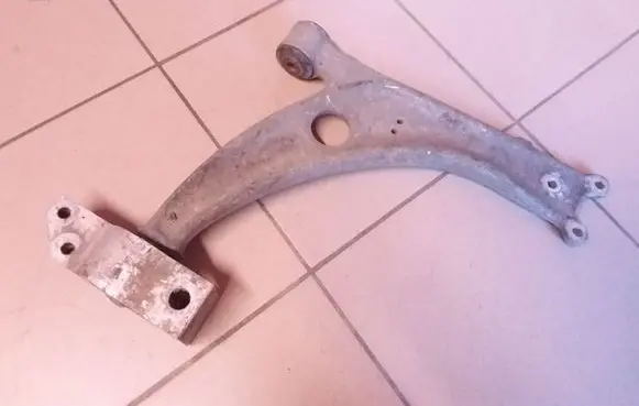 Volkswagen PASSAT B6 Front lower control arm/wishbone 3C0407153B
