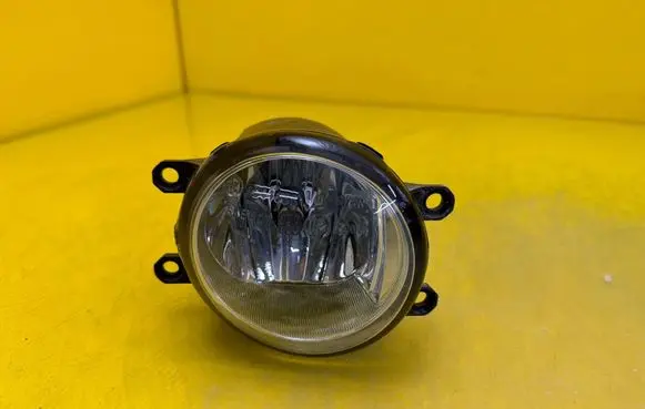 Toyota RAV 4 (XA30) Front fog light 89092700