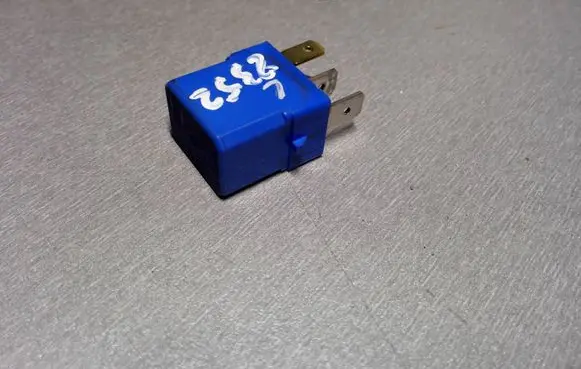 Nissan X-Trail T30 Other relay 25230-79945 ACM33221