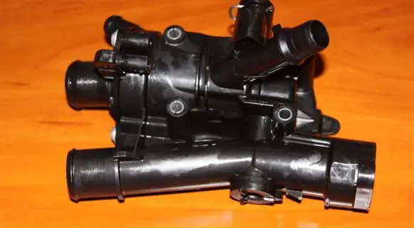Toyota Proace Thermostat housing 9827379280