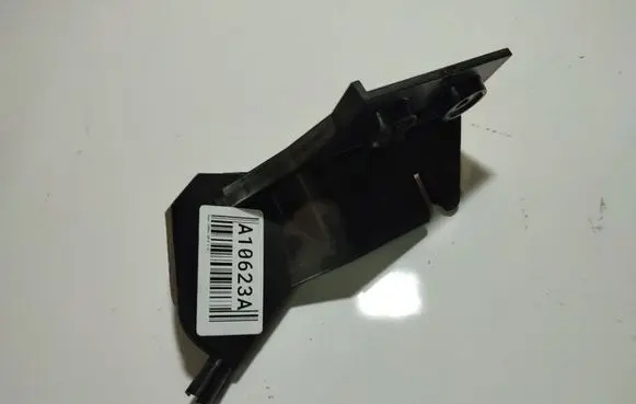 Engine bonnet (hood) release handle