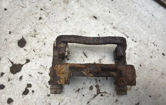 Opel Zafira A Rear brake pad spring