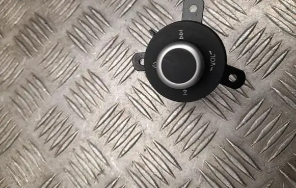 Alfa Romeo Giulia Other switches/knobs/shifts 156152113