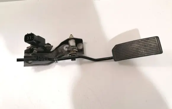 Nissan X-Trail T30 Accelerator throttle pedal 18919AM810