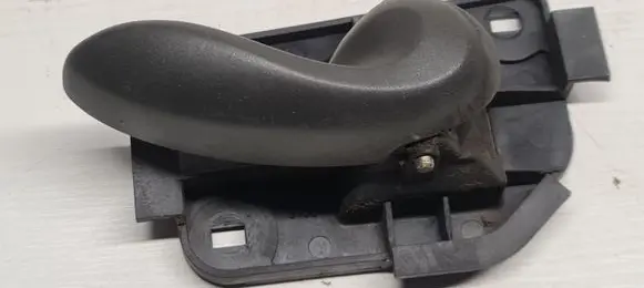 Fiat Punto (188) Rear door interior handle A739