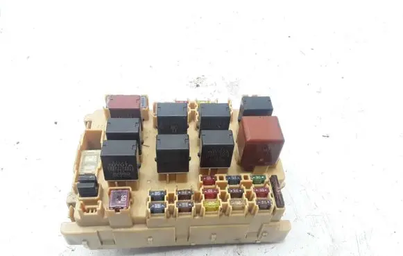 Toyota Previa (XR30, XR40) II Fuse module 9098702012 1567000870