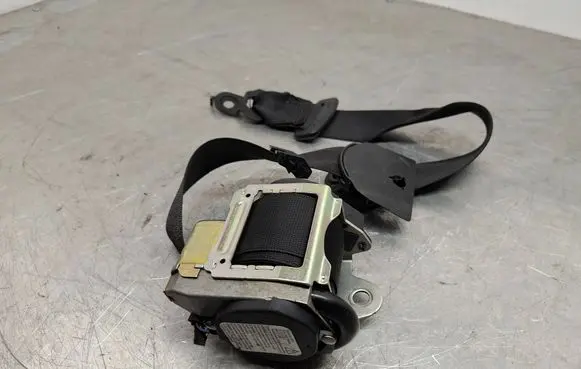 Mercedes-Benz E W211 Front seatbelt 605369000