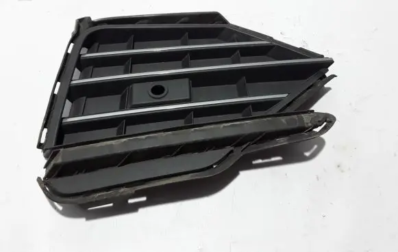 Volkswagen Touareg III Front bumper lower grill 760854662C