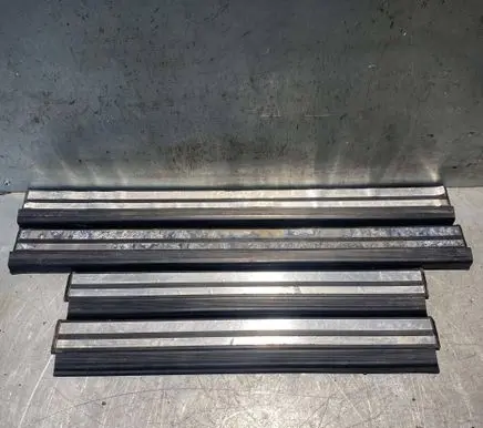 Mercedes-Benz E W124 sill trim set (inner) 