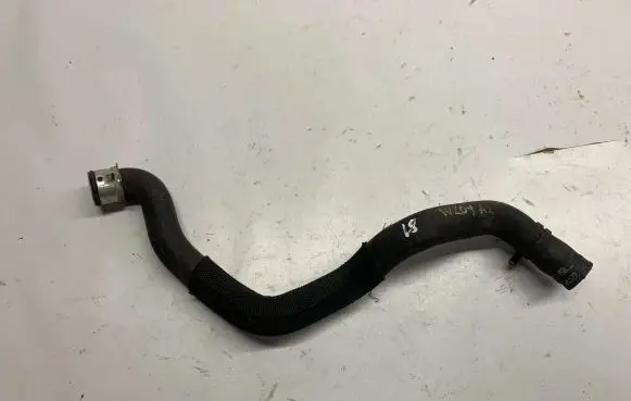 Mercedes-Benz C W204 Engine coolant pipe/hose A2045010982