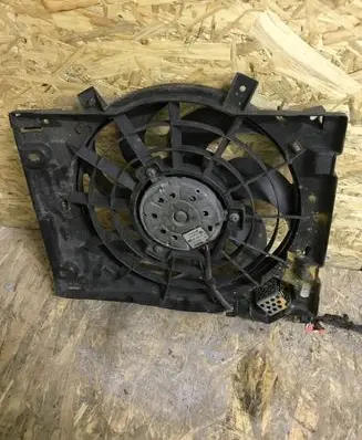 Opel Zafira B Radiator cooling fan shroud