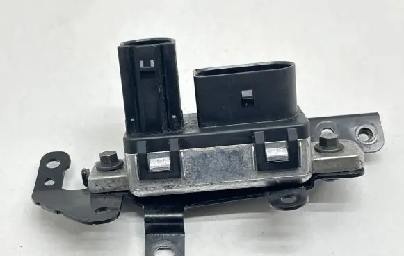 Volvo XC40 Glow plug pre-heat relay 31459300