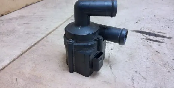 Skoda Octavia Mk2 (1Z) Webasto circulation pump for autonomous heater 5N0965561 701713080