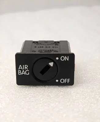 Passenger airbag on/off switch