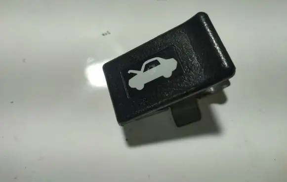 Engine bonnet (hood) release handle